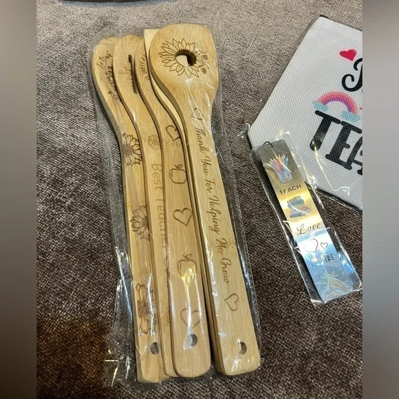 NWT Teacher Gift Bundle - Bookmark, cosmetic bag, wooden spoons - Picture 4 of 4